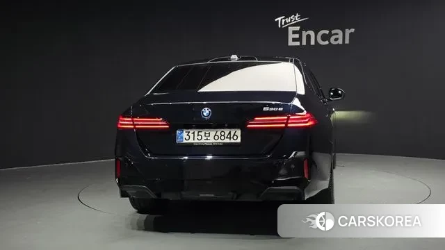 BMW 5 Series (G60) id 3733981 из Кореи 14