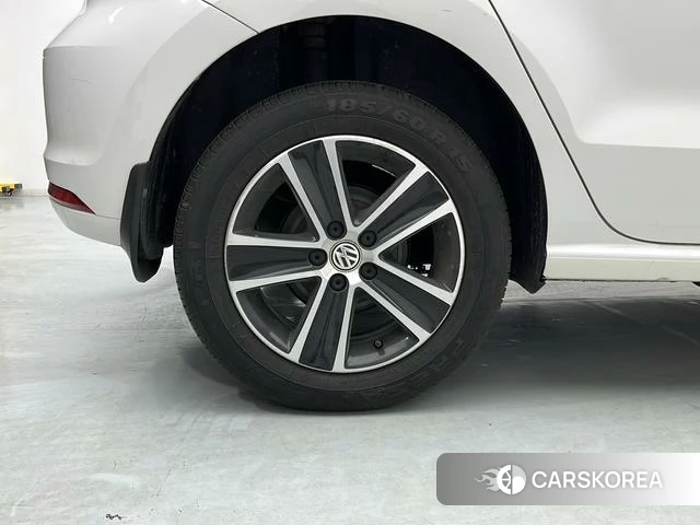 Volkswagen Polo id 4212319 из Китая 14