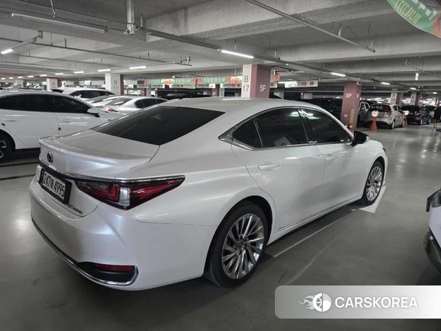 Lexus ES300h 7th generation 2021 Белый из Кореи, фото 4