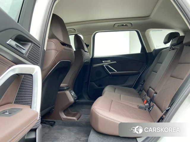 BMW iX1 2025 Белый из Китая, фото 4