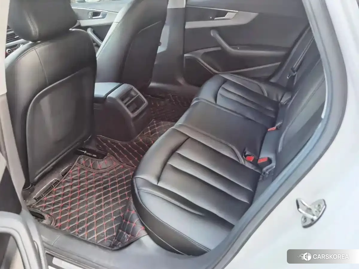 Audi A4L 2018 Белый из Китая, фото 4