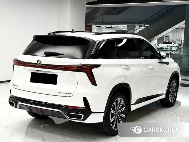 Chang'an CS75PLUS 2024 Белый из Китая, фото 4