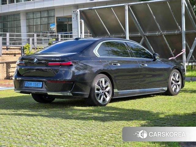 BMW i7 (G70) 2023 Серый из Кореи, фото 5