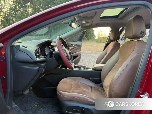 Buick Regal 2018 Красный из Китая, фото 4