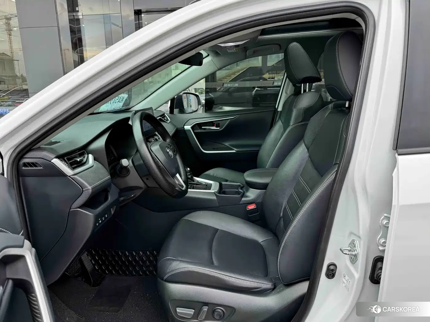 Toyota RAV4 2024 Белый из Китая, фото 4