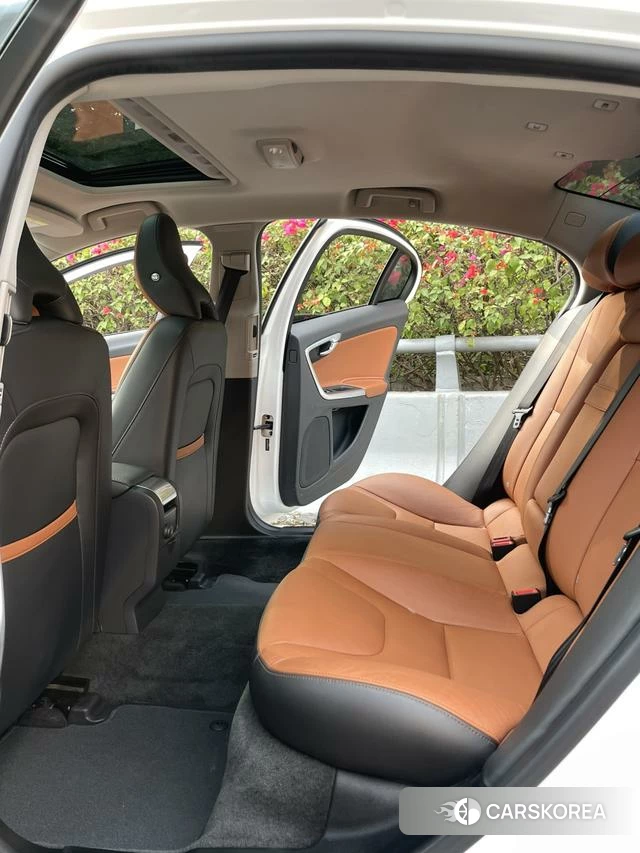 Volvo S60 id 4227908 из Китая 8