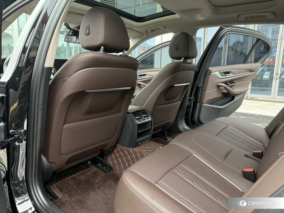 BMW 5 series 2020 Черный из Китая, фото 4