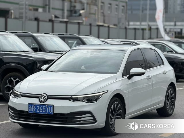 Volkswagen Golf 2023 Белый из Китая, фото 4