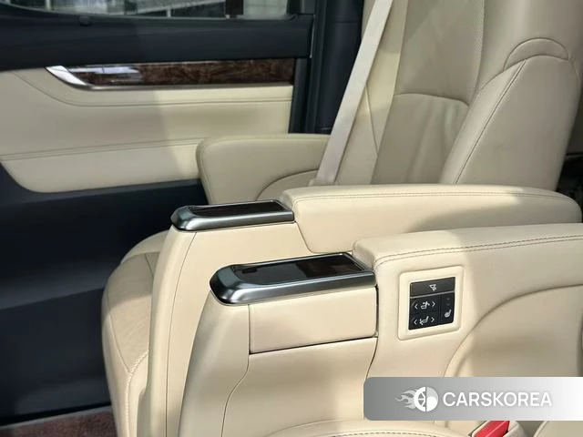 Toyota Elfa id 3913757 из Китая 8