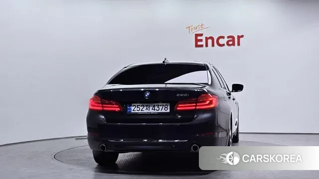 BMW 5 Series (G30) id 3728292 из Кореи 14