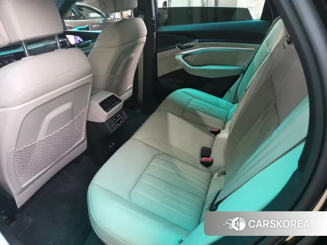 Audi e-Tron 2020 Черный из Кореи, фото 4