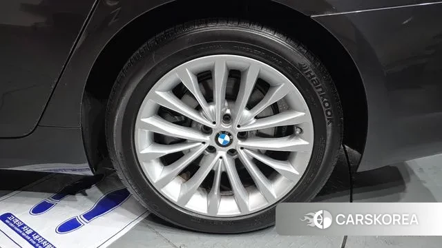 BMW 5 Series (G30) id 3765470 из Кореи 14