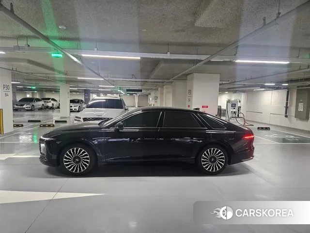 Hyundai Grandeur Hybrid (GN7) 2023 Черный из Кореи, фото 4