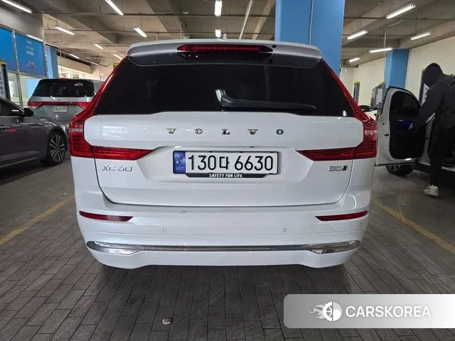 Volvo XC60 second Generation 2023 Белый из Кореи, фото 4