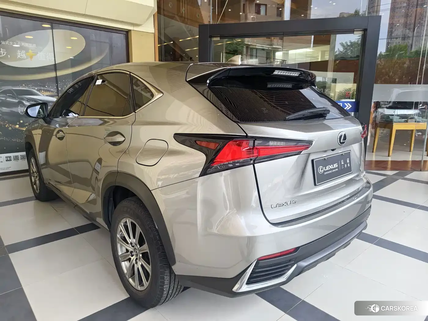 Lexus NX id 4649250 из Китая 14