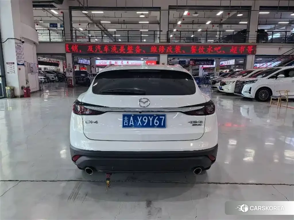 Mazda CX-4 2023 Белый из Китая, фото 4