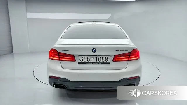 BMW 5 Series (G30) id 3391123 из Кореи 14