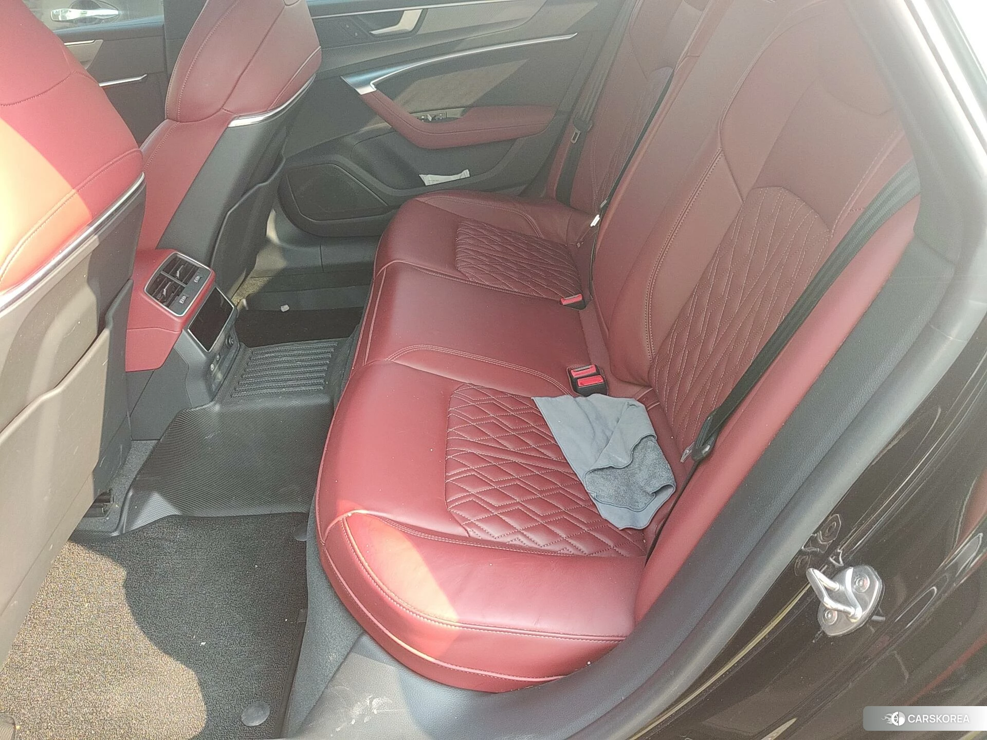 Audi A7L id 4511021 из Китая 15