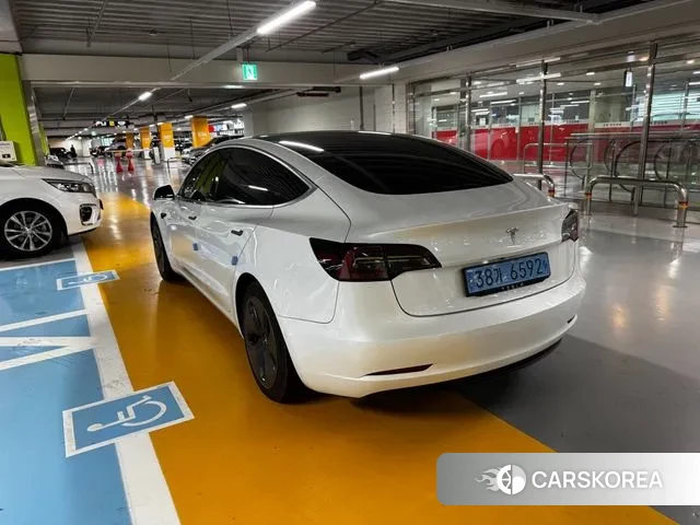 Tesla Model 3 2020 Белый из Кореи, фото 4