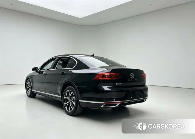 Volkswagen Magotan 2022 Черный из Китая, фото 4