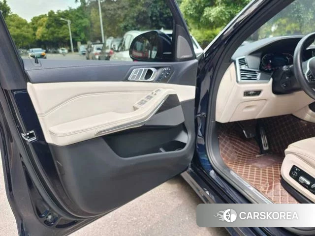 BMW X7 2022 Черный из Китая, фото 4