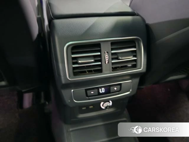 Audi Q5L id 4329180 из Китая 12