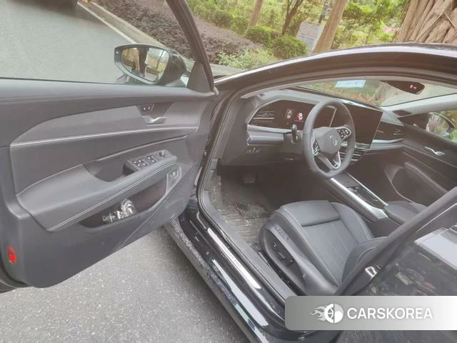 Volkswagen Passat 2026 Черный из Китая, фото 4
