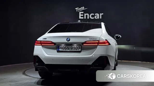 BMW 5 Series (G60) id 2900027 из Кореи 14