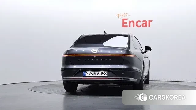 Hyundai Grandeur (GN7) id 3022225 из Кореи 14