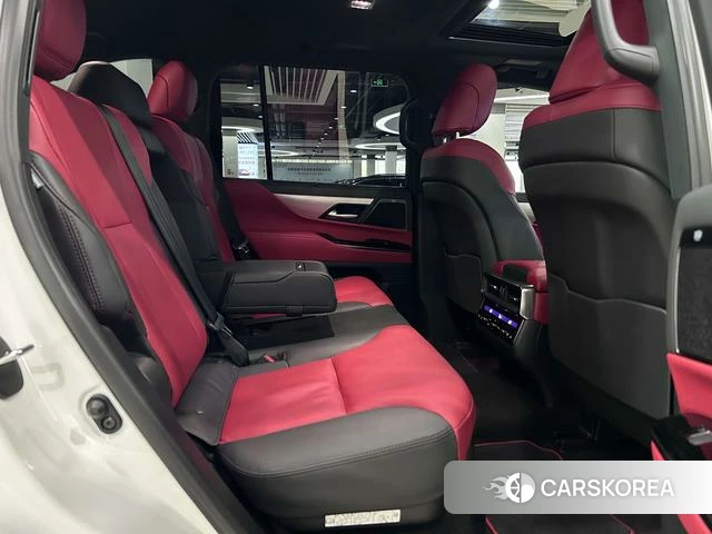 Lexus LX id 4260793 из Китая 19