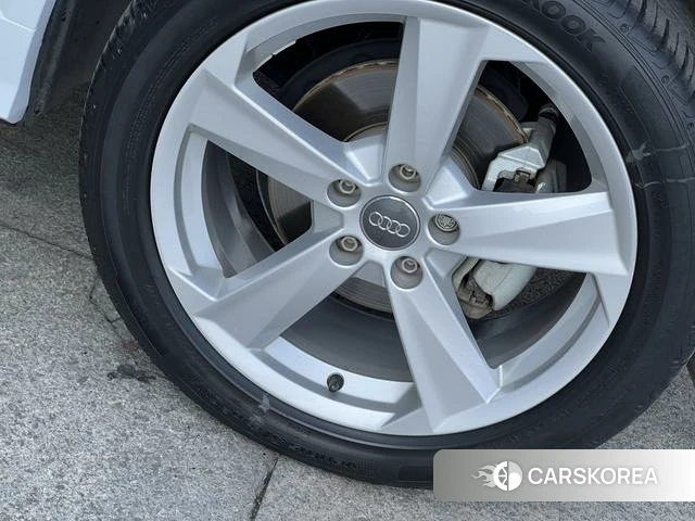 Audi Q2L id 4272697 из Китая 12