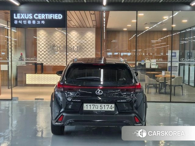 Lexus UX250h id 3813408 из Кореи 13