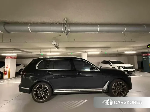 BMW X7 (G07) 2025 Черный из Кореи, фото 4