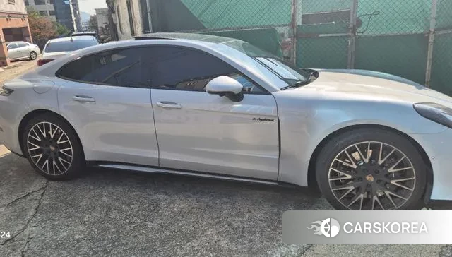 Porsche Panamera (972) 2024 Небесно-голубой из Кореи, фото 4