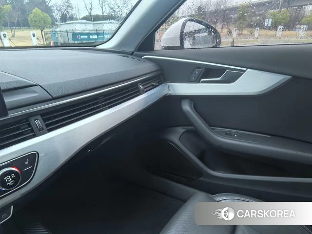 Audi A4L id 4209801 из Китая 9