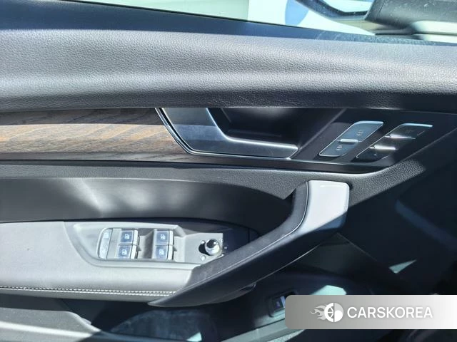 Audi Q5L id 4329186 из Китая 9