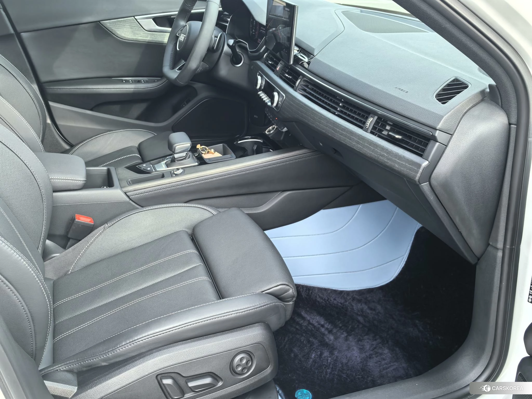 Audi A4L id 4486411 из Китая 16