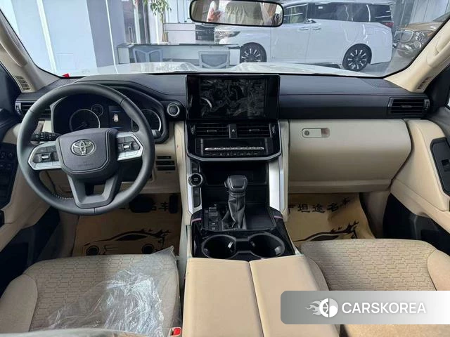Toyota Land Cruiser (imported) 2024 Белый из Китая, фото 4