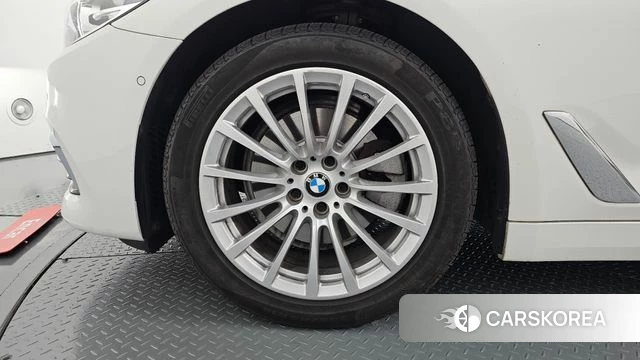 BMW 5 Series (G30) id 4900398 из Кореи 32