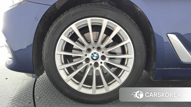 BMW 5 Series (G30) id 4294495 из Кореи 26