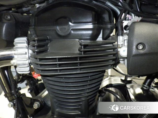 Engine photo