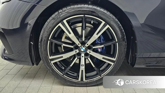 BMW 5 Series (G60) id 4617837 из Кореи 28