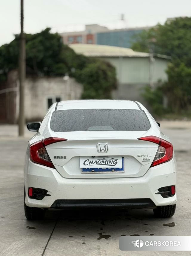 Honda Civic id 3882551 из Китая 8