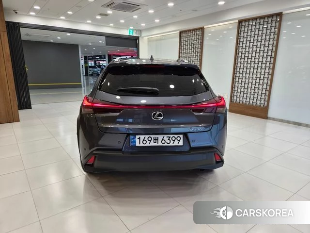 Lexus UX300h id 4366245 из Кореи 9