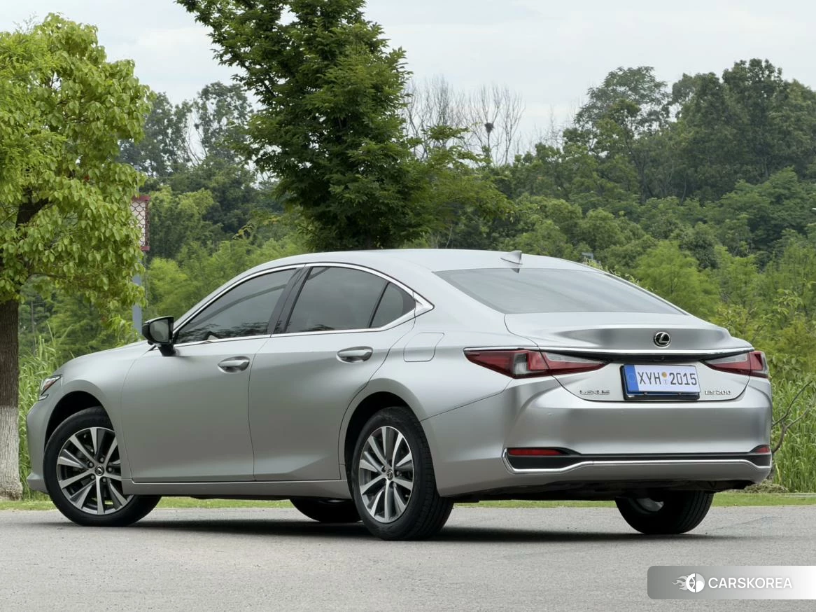 Lexus ES id 4452601 из Китая 12