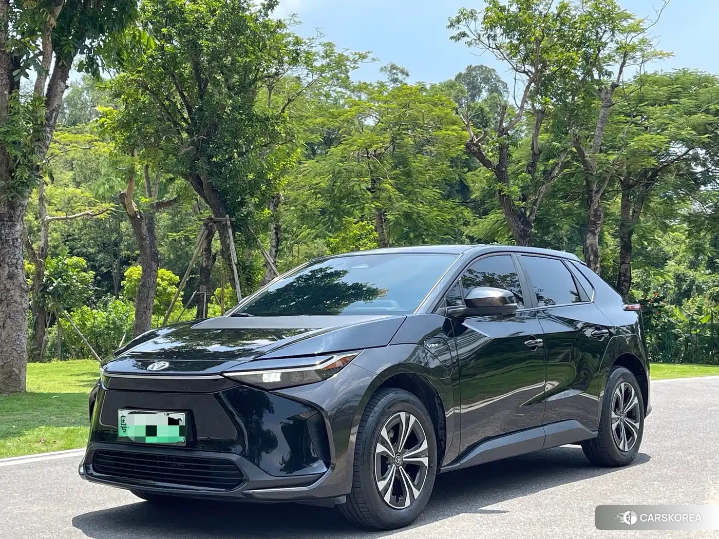 Toyota bZ4X 2024 Черный из Китая, фото 4