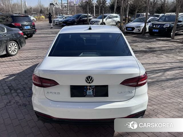 Volkswagen Lavida 2022 Белый из Китая, фото 4