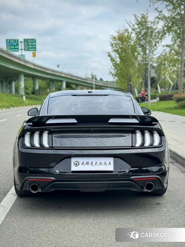 Ford Mustang 2023 Черный из Китая, фото 4
