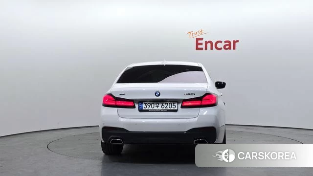 BMW 5 Series (G30) id 3898272 из Кореи 14