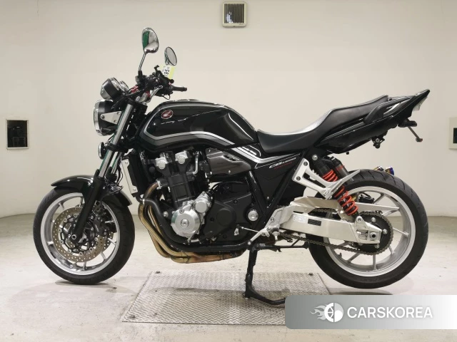 Проданный Honda CB1300SF 2019 из Японии, фото 2